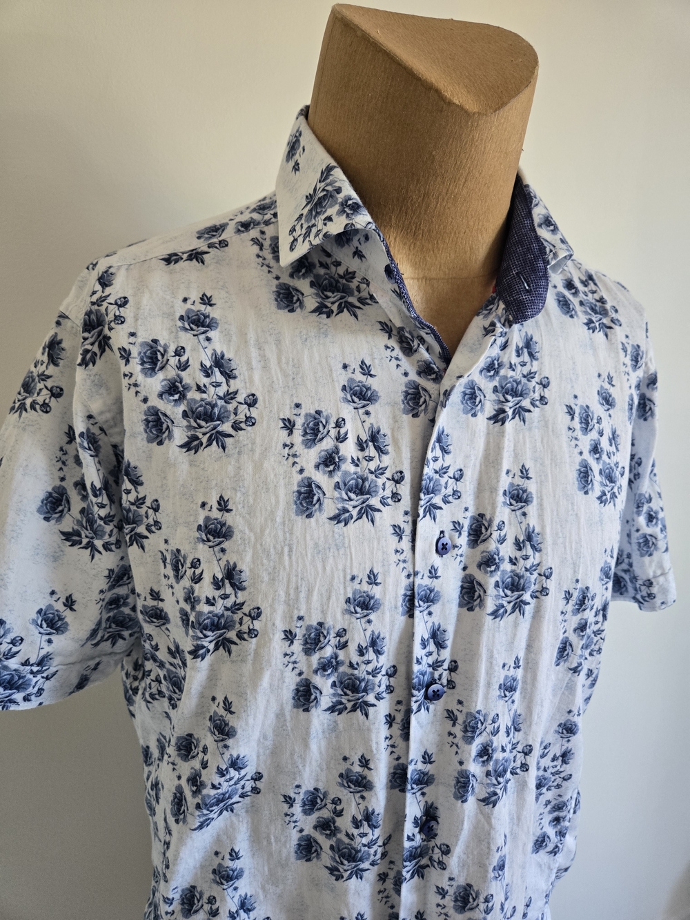 Men's Navy Floral Short-Sleeve Button-Down Shirt